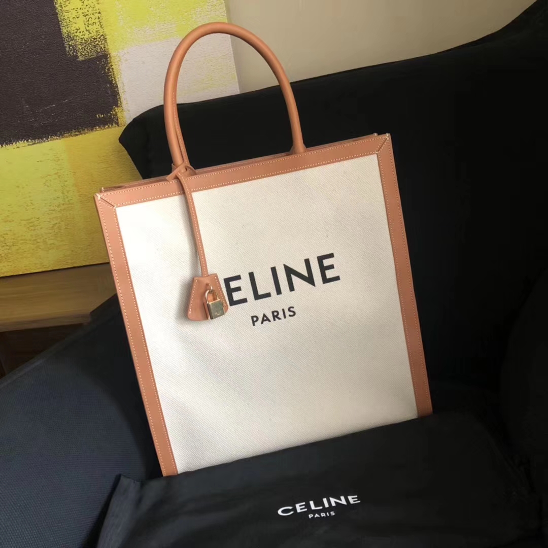 celine专柜款logo托特包 数量不多 市场价格:$nt13483 本站特价:$nt